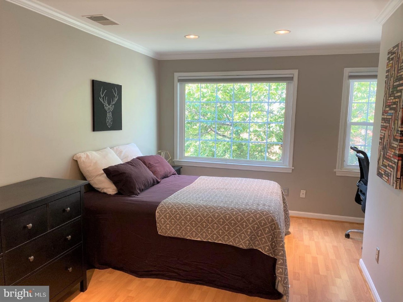 Alexandria Apartment: 617 N Henry St