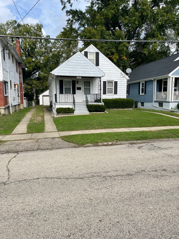Cincinnati House: 6924 Cambridge