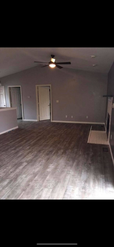 Linn Creek Townhome: 233 Riley ridge rd