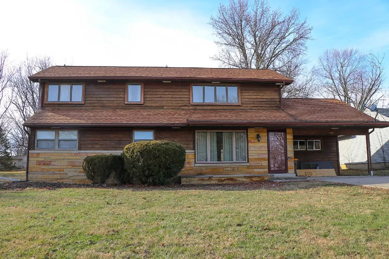 Bloomington House: 425 N Hillsdate Drive