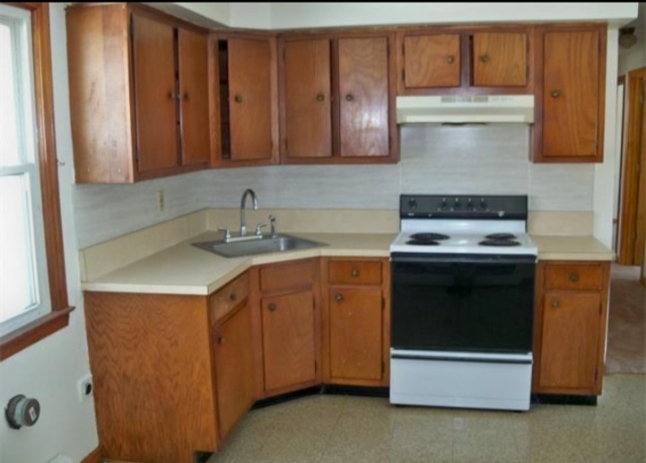 Wallingford Apartment: 12 Maple Ave