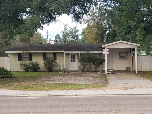 Denham Springs House: 201 cockerham rd