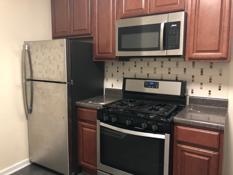 Jersey City Apartment: 146 Manhattan Avenue