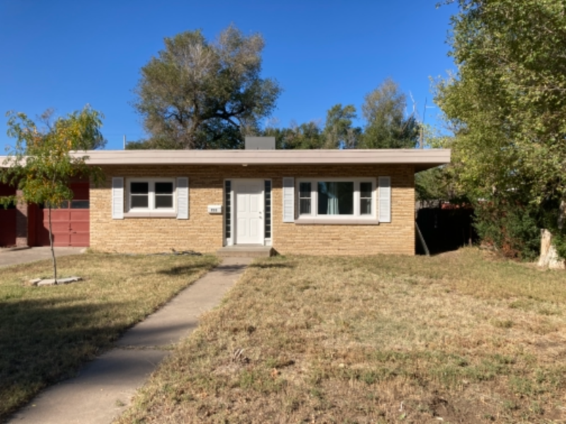 Garden City House: 711 Summit Street