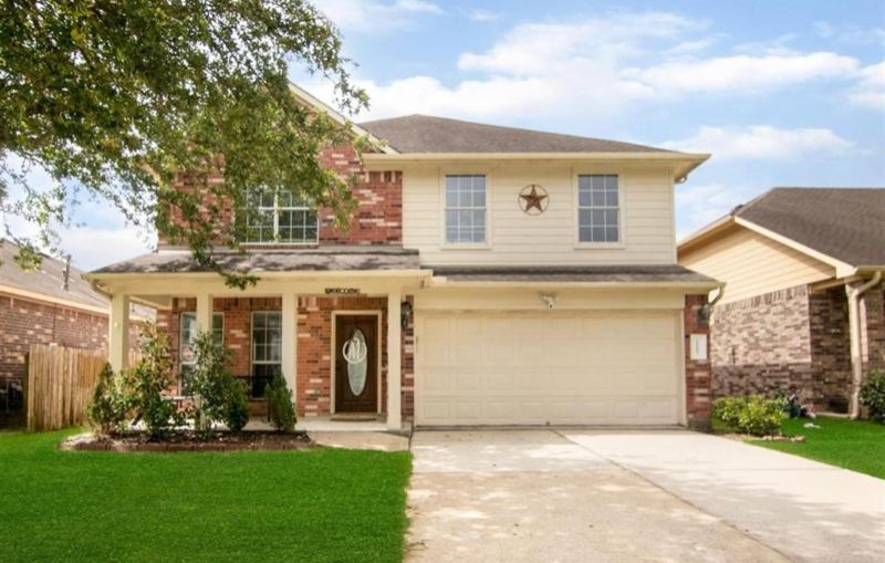 Baytown House: 10602 Pine Meadows Blvd