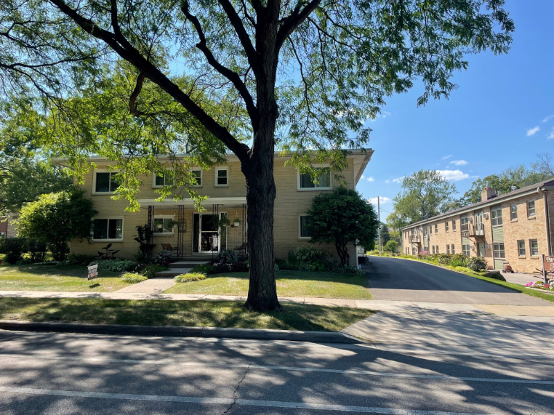 Madison Apartment: 318 Island dr.