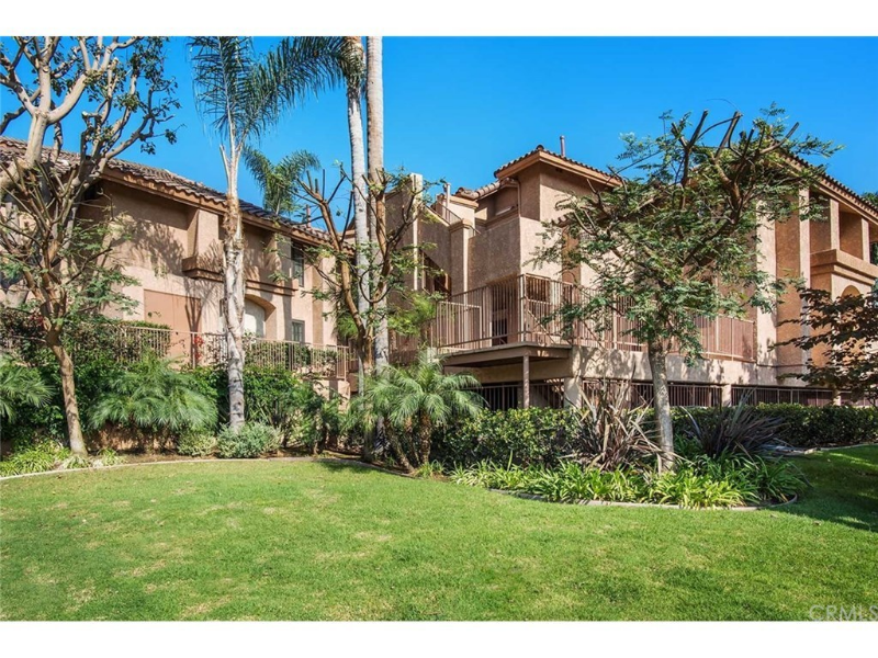 Long Beach Condo: 4151 Hathaway Ave.