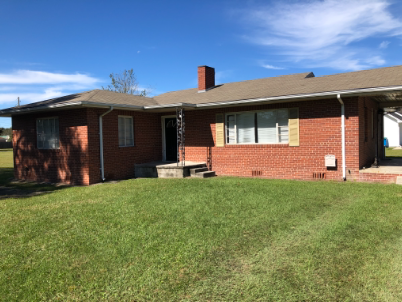 Rincon House: 440 Weisenbaker Rd