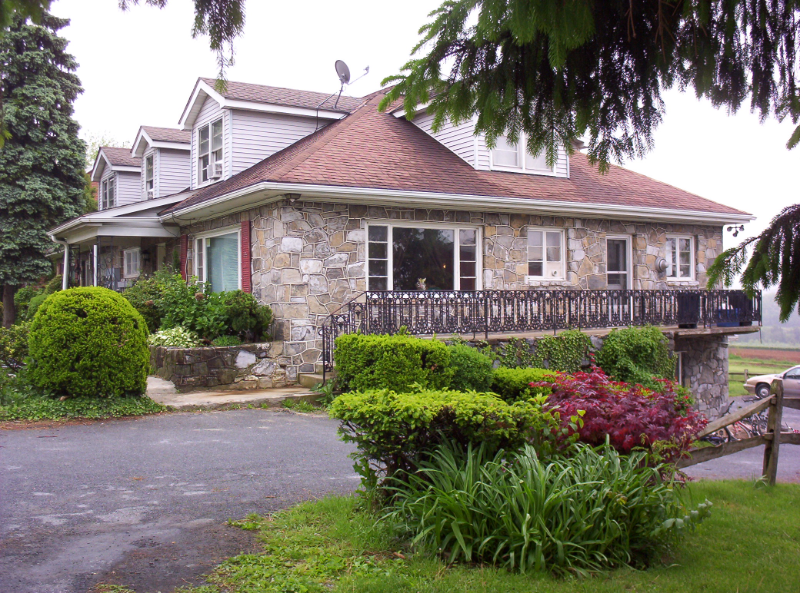 East Earl Apartment: 1530 Main Street