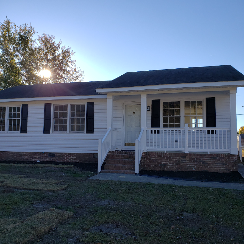 Lexington House: 119 Meadow Wood Dr