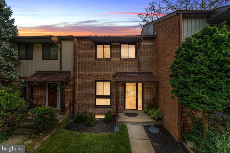 Columbia Townhome: 5615 Open Sky