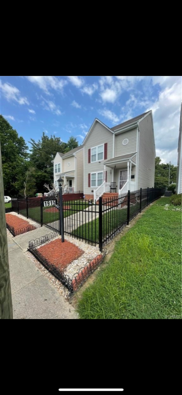 Richmond Apartment: 1915 Porter St