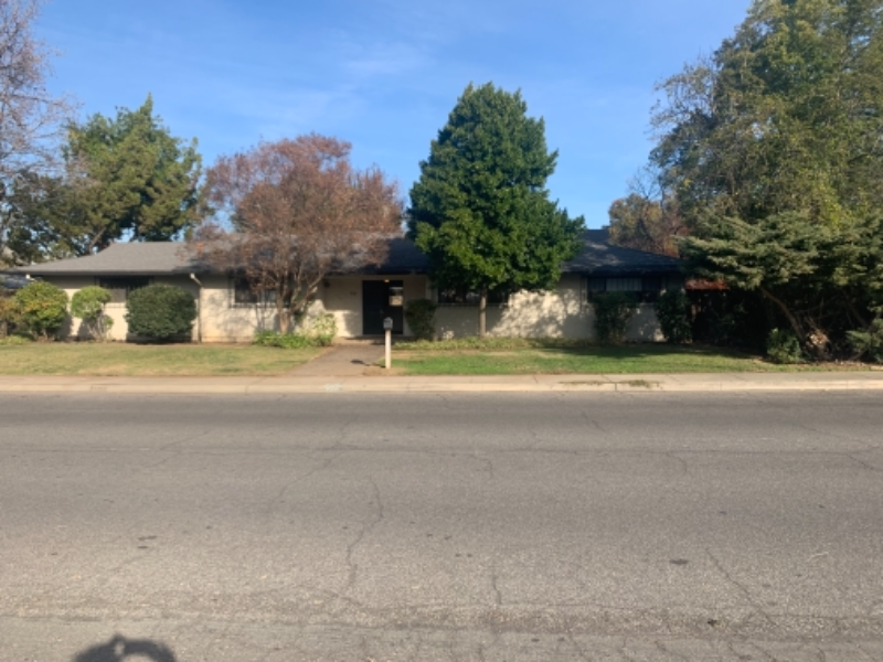 Chico House: 810 Madrone Ave
