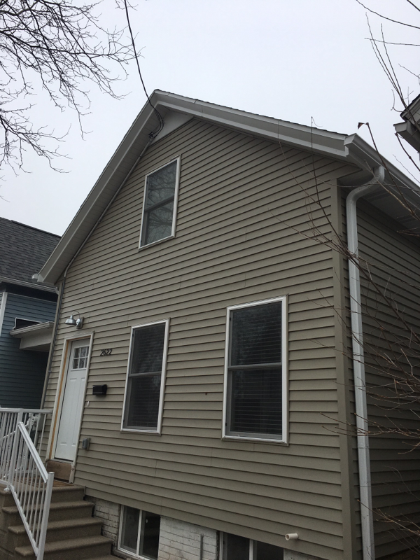 Milwakee House: 2622 S Lenox St