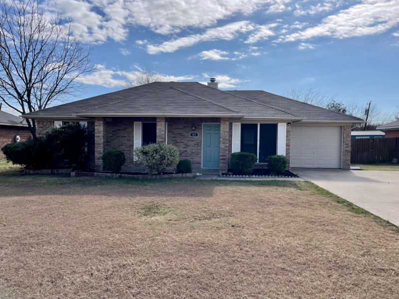 Alvarado House: 114 Janis St