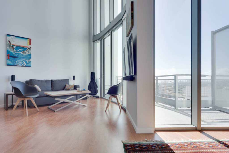 MIAMI Condo: 690 SW 1st Ct