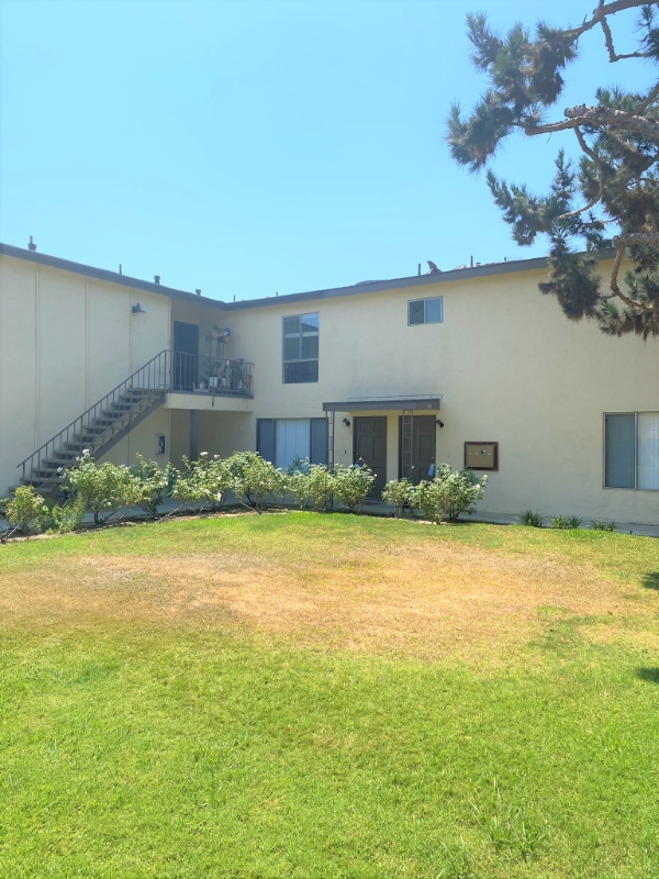 Costa Mesa Apartment: 973 Mission Dr