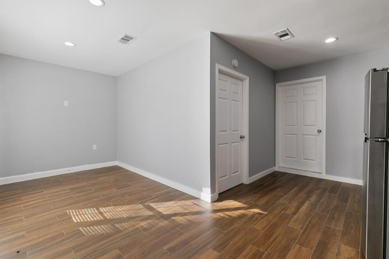 Rowlett Apartment: 8814 Pine Forest Dr