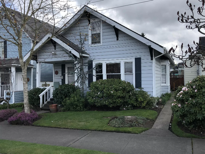 Everett Apartment: 1906 25th St