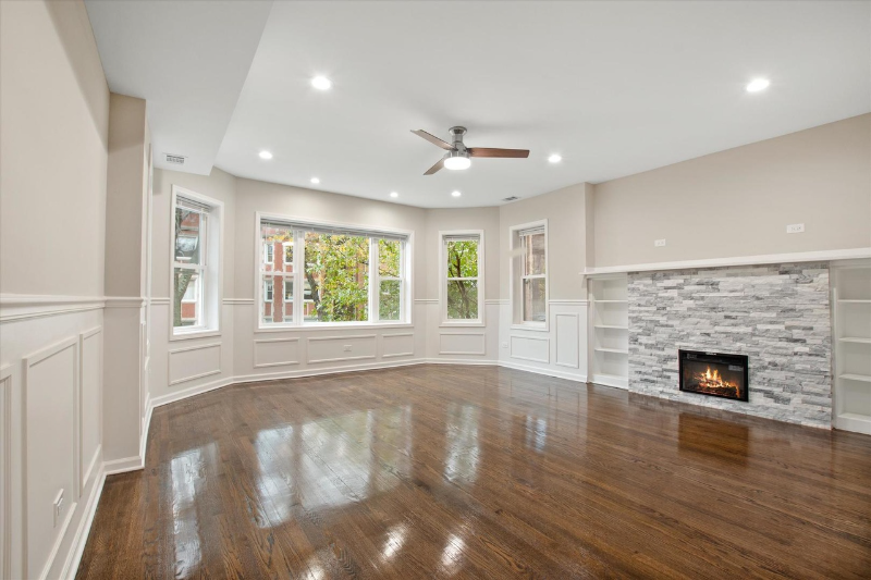 Chicago Apartment: 7836 S Kingston Ave