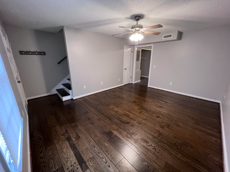 Bristol Apartment: 401 Moore St