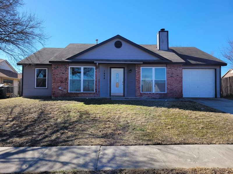 Killeen House: 1608 Bobby Lee Dr