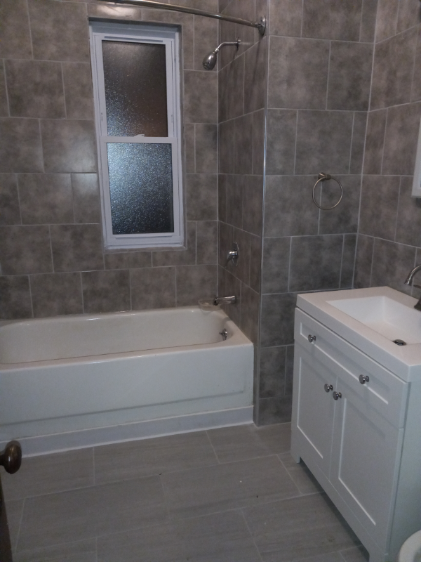Chicago Apartment: 3242 W Lemoyne