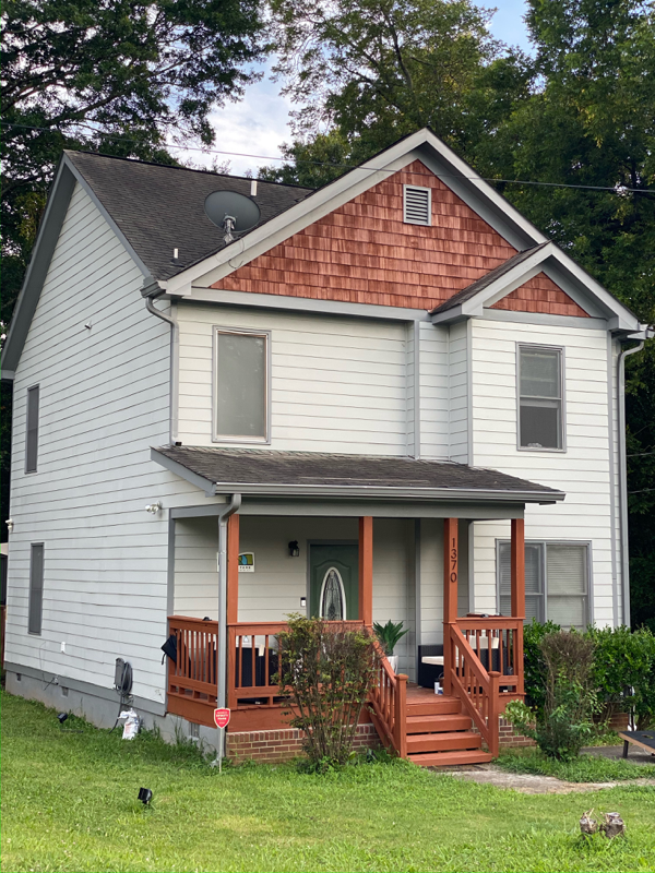 Atlanta House: 1370 Sharon St NW