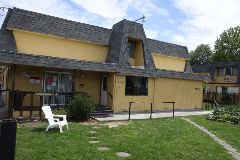 Yakima Apartment: 1705 Gordon Rd