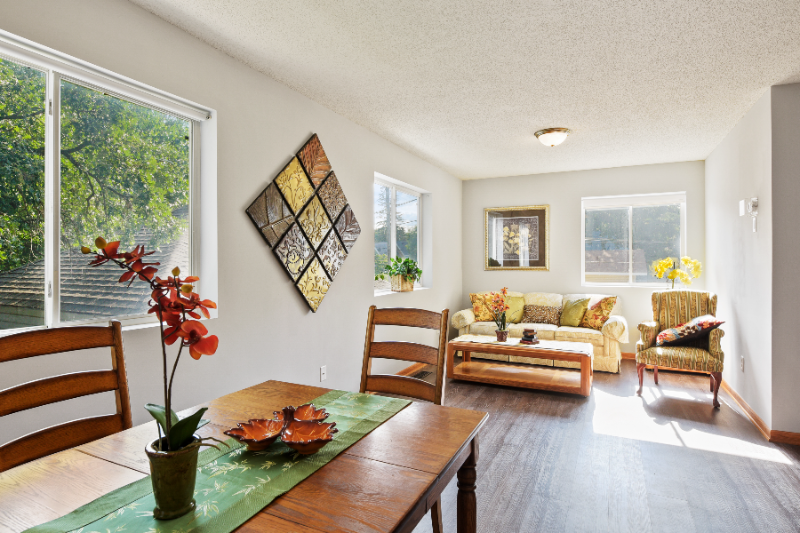 Saint Paul Multiplex: 619 - 625 Snelling Ave. North