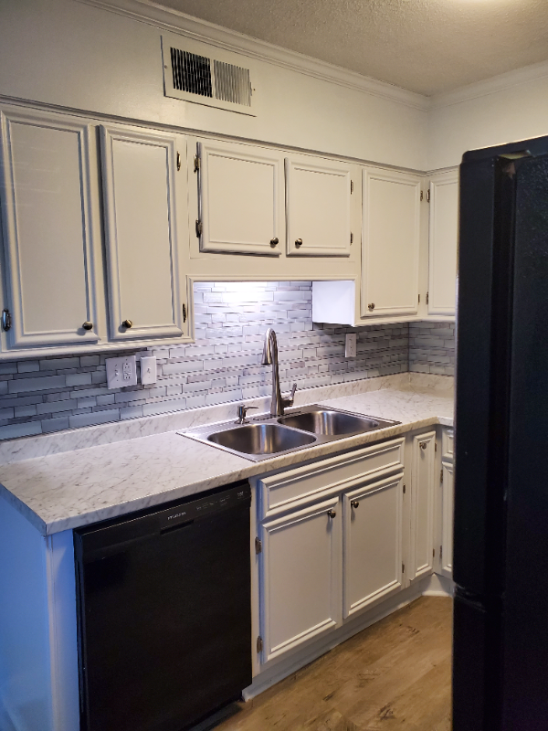 Columbia Condo: 601 Riverhill Circle