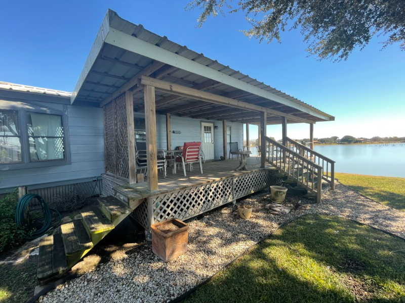 Mathis House: 1 Canal St