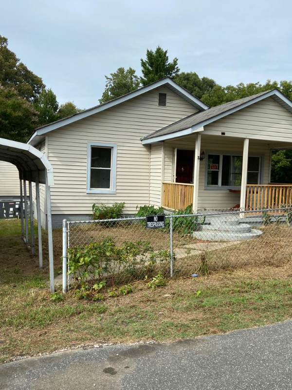 Stanley House: 408 Valley St