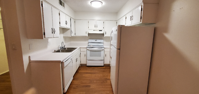 Columbia Condo: 601 Riverhill Circle