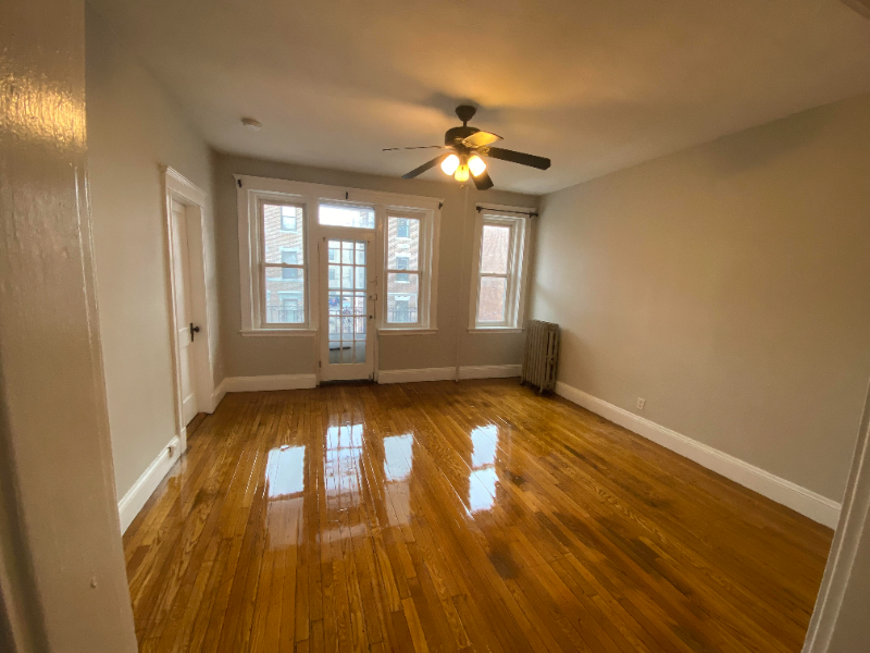 Brighton Apartment: 325 Summit Ave