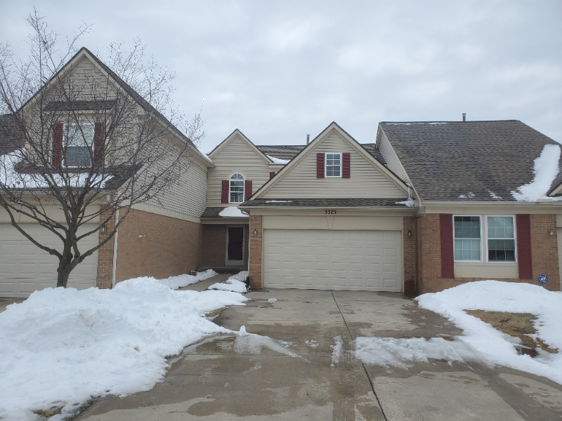 Grand Blanc Condo: 5375 Pine Needle