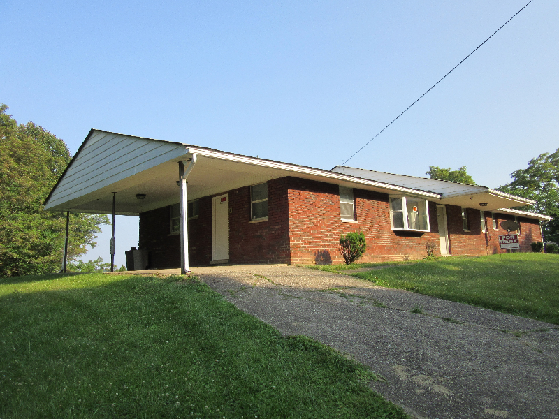 Huntington Apartment: 3440 8th St Rd