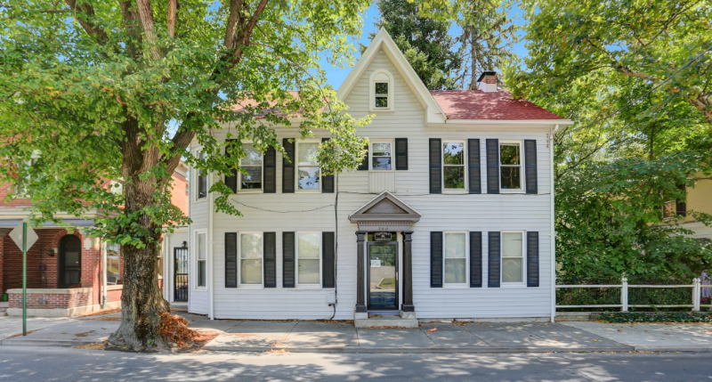 Chambersburg Apartment: 266 Philadelphia Ave.