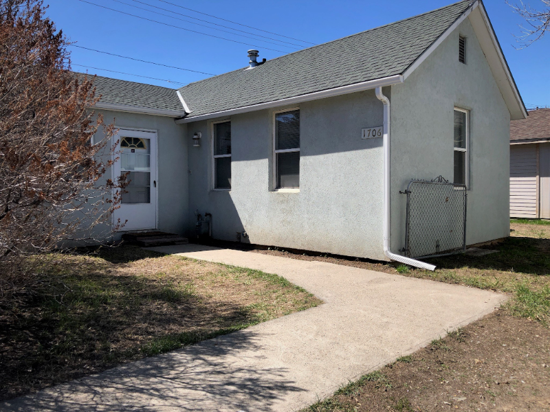 Helena House: 1706 Roberts Street