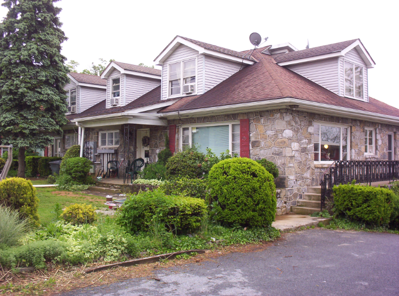 East Earl Apartment: 1530 Main Street