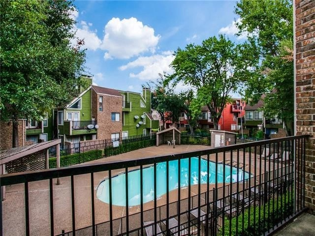 Dallas Condo: 9817 Walnut St