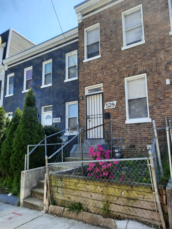 Washington Apartment: 530 Hobart St NW