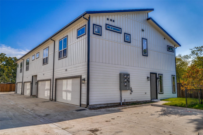 Dallas Condo: 2116 Shea Road