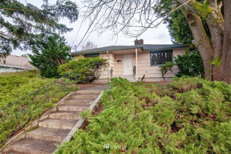 Tacoma House: 6521 S Park Ave