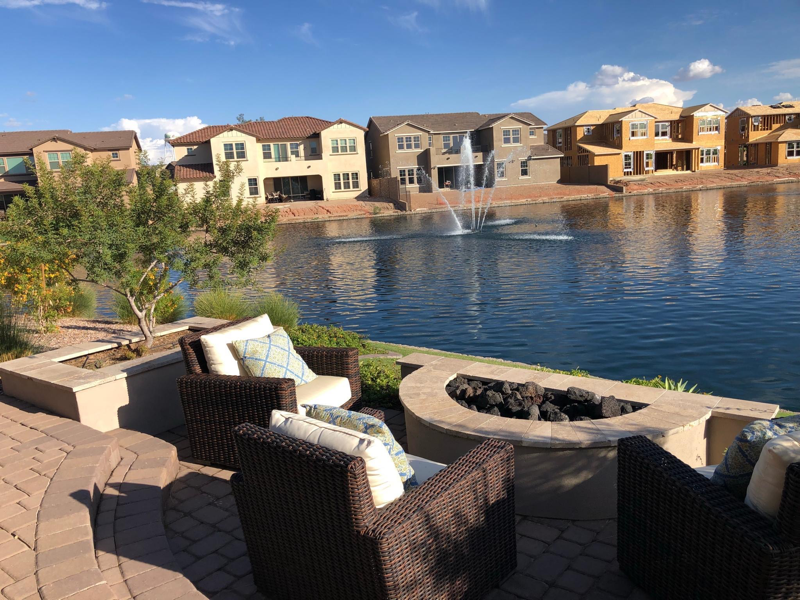 Chandler House: 949 W Angel Dr