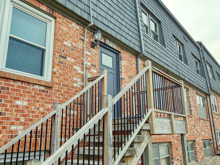 Omaha Condo: 12723 Woodcrest Plz