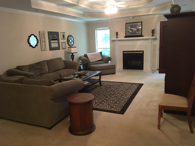 Evans House: 317 Farmington Dr.