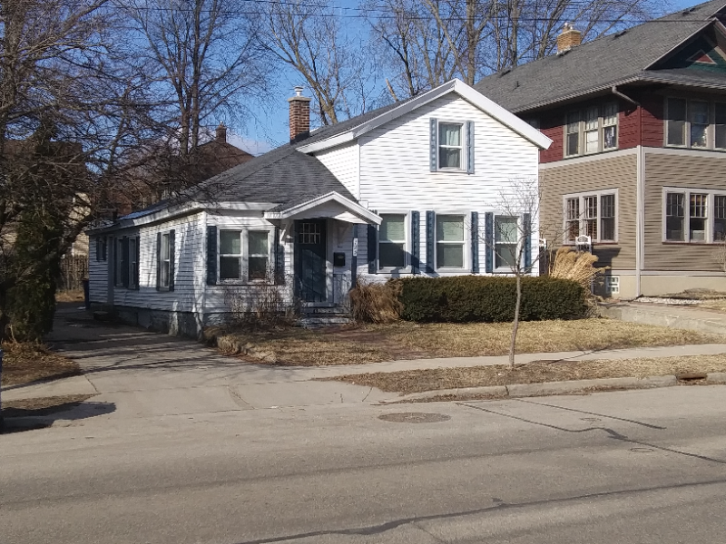 Grand Rapids House: 725 East Fulton