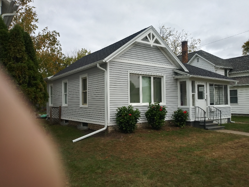 Winona House: 184 E King St