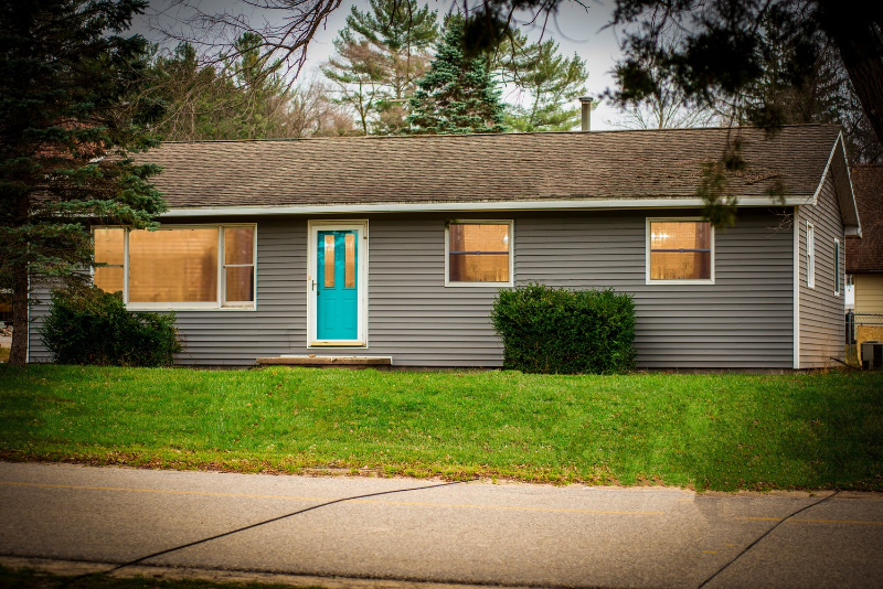 sanford House: 351 W Center Street